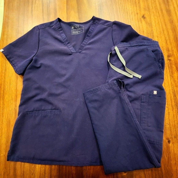 Figs Scrub Set Women's Navy L Casma 3-Pocket Top & M/P Yola Cargo Skinny Pants - Picture 2 of 9